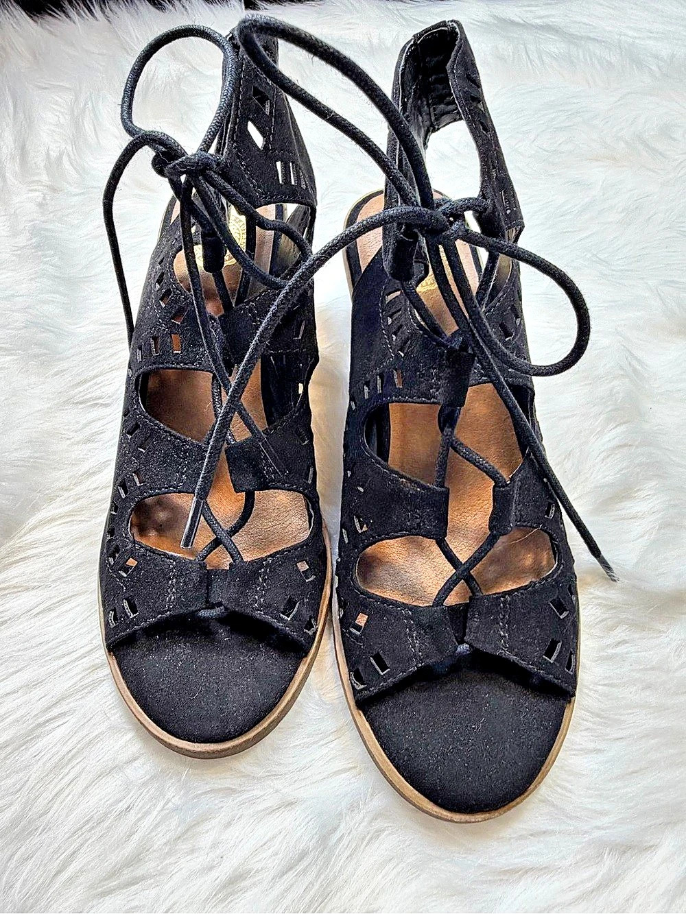 SO Black Laser Cut Lace Up Ghillie Block Heel Boho Booties Size 8